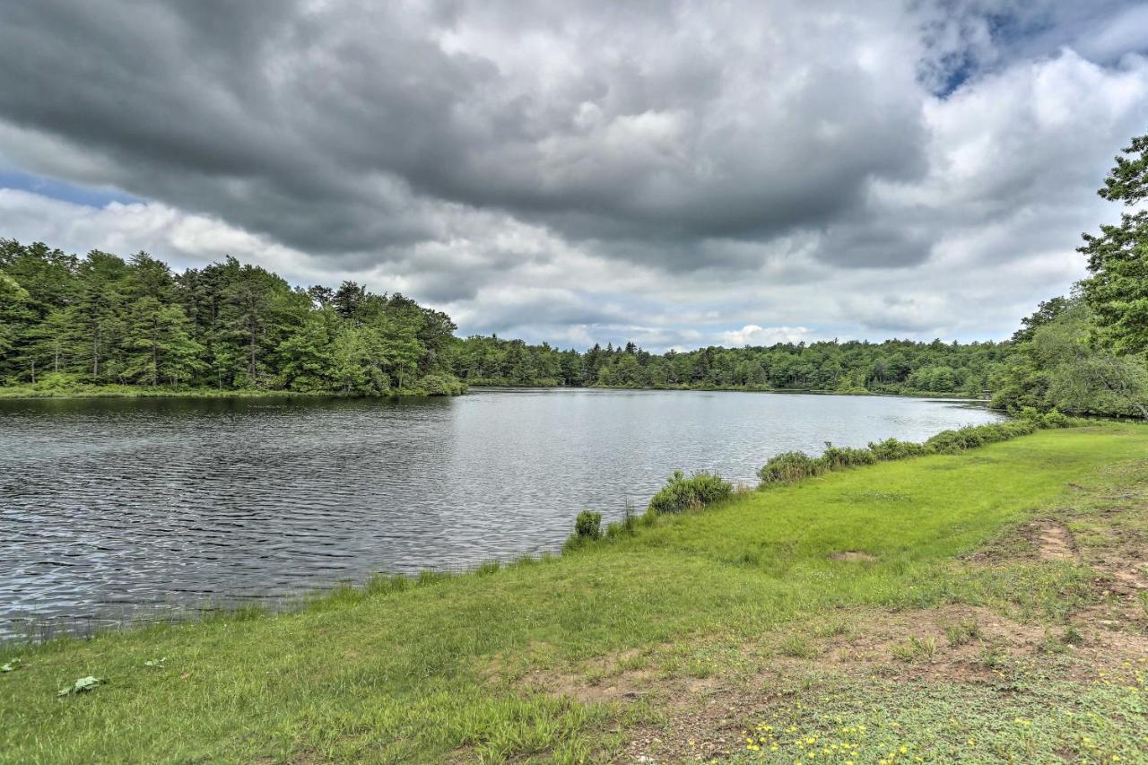Peaceful Poconos Home With Lake And Pool Access! Long Pond Экстерьер фото